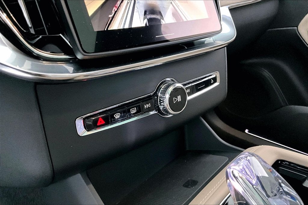 2027 Volvo XC90 B6 Plus 7-Seater