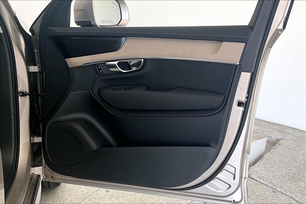 2027 Volvo XC90 B6 Plus 7-Seater