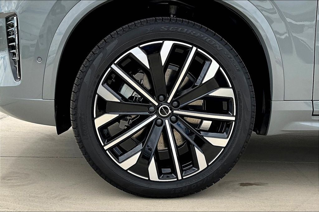 2026 Volvo XC90 B6 Plus 7-Seater