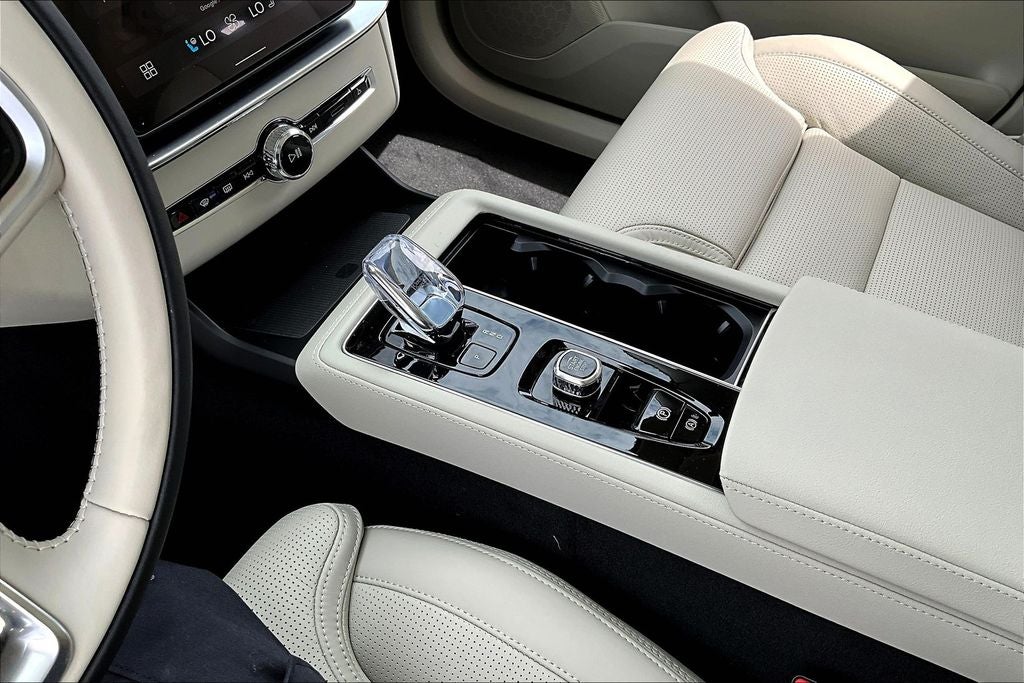 2026 Volvo XC90 B6 Ultra