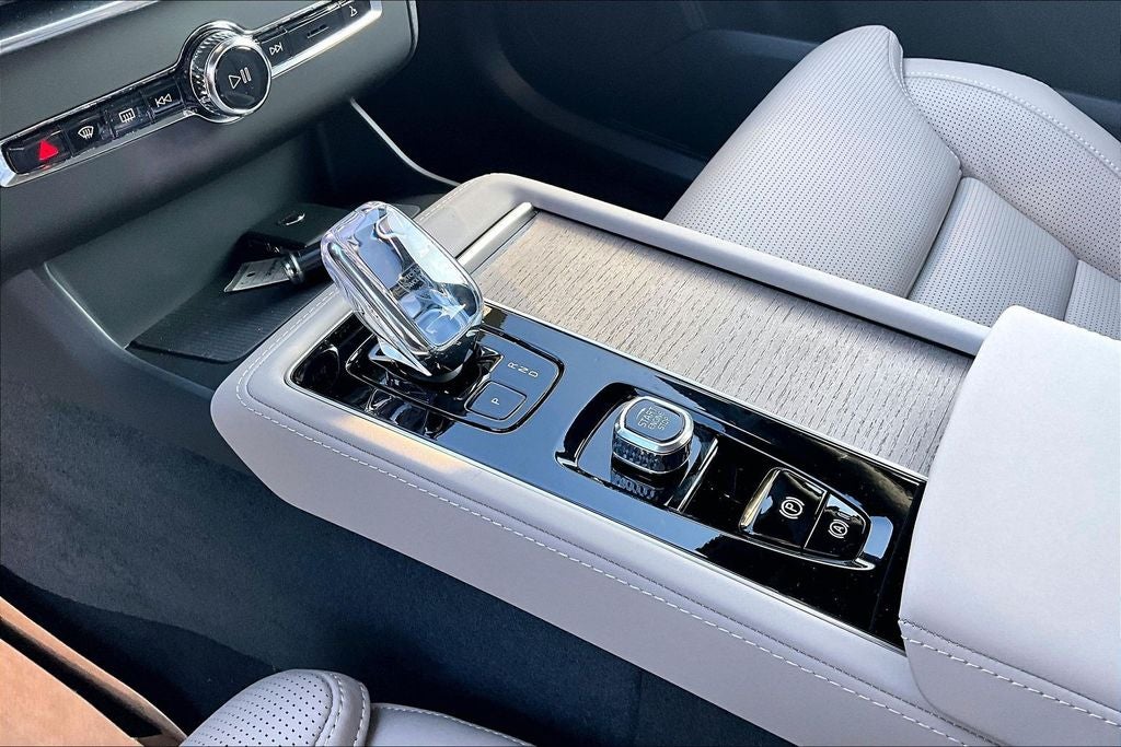 2026 Volvo XC90 B6 Ultra