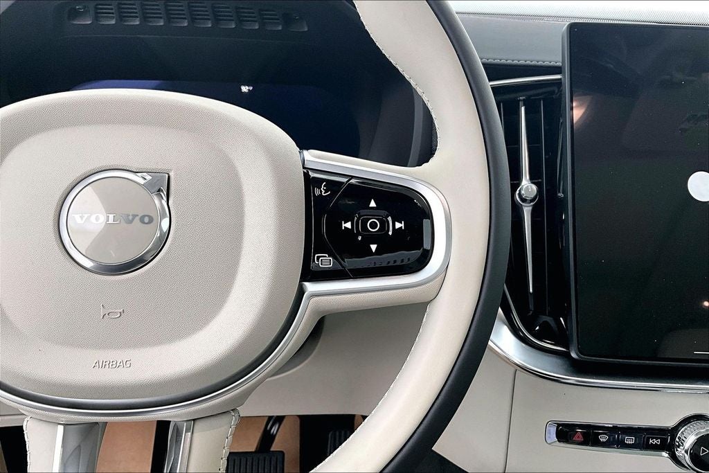 2026 Volvo XC90 B6 Ultra