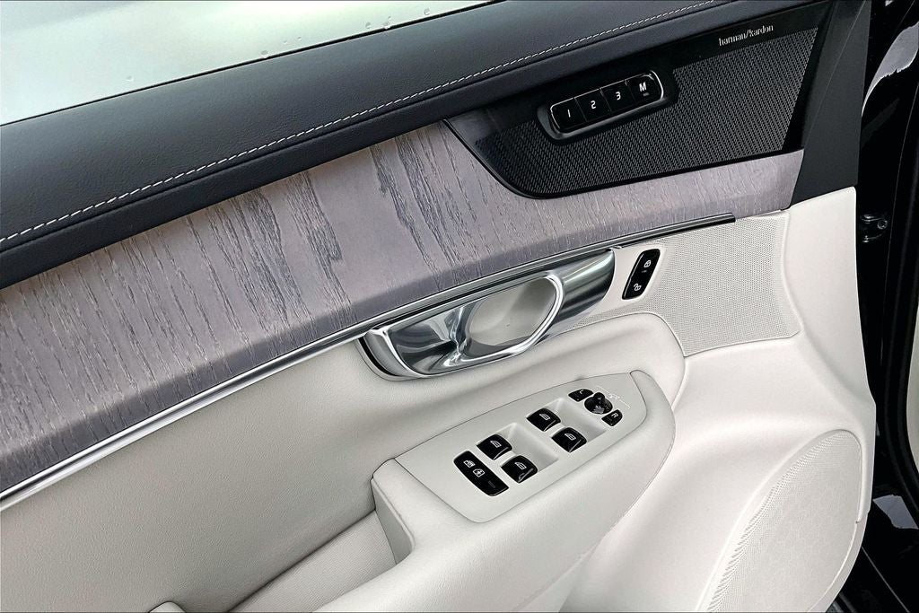2026 Volvo XC90 B6 Ultra