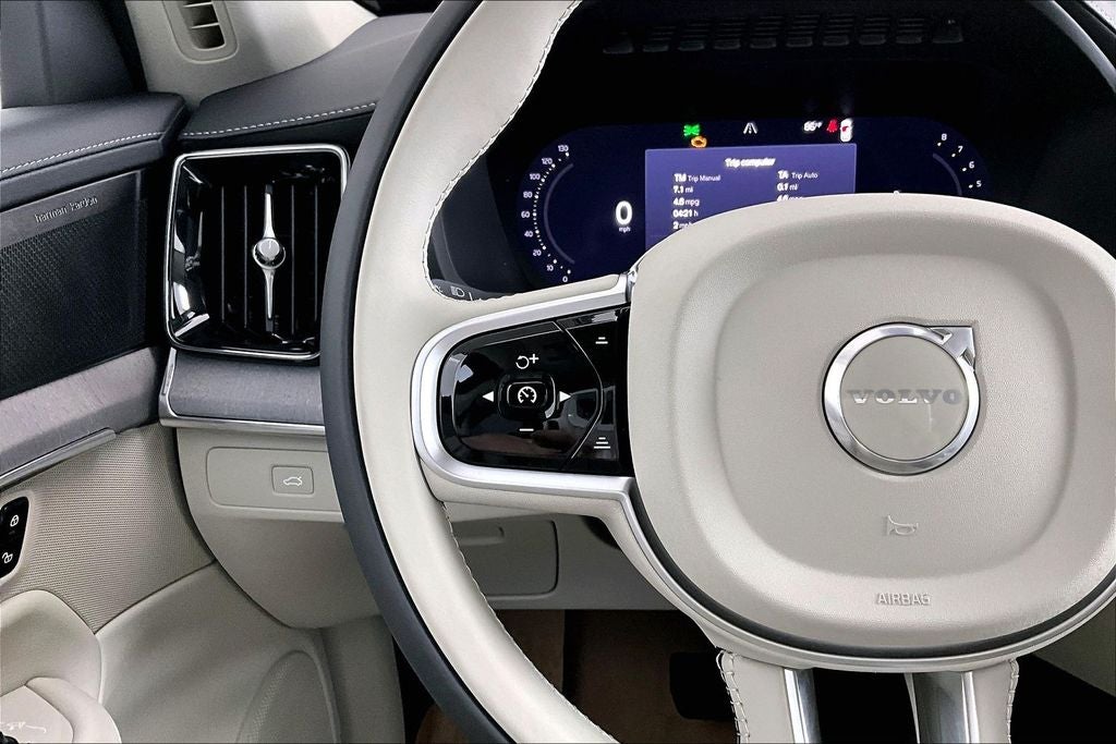 2026 Volvo XC90 B6 Ultra