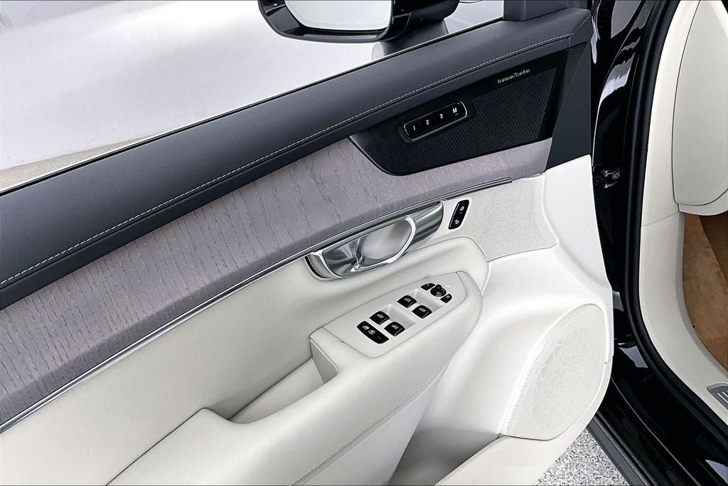 2026 Volvo XC90 B6 Ultra