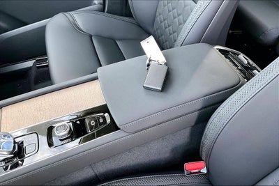 2026 Volvo XC90 B6 Core