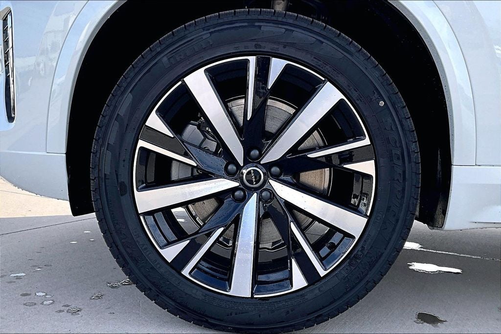 2026 Volvo XC90 B6 Core