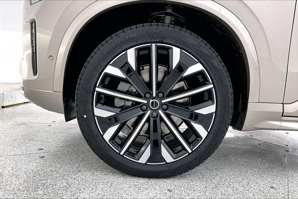 2026 Volvo XC90 B6 Ultra