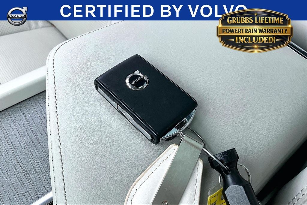 2023 Volvo XC60 B6 Ultimate Bright Theme