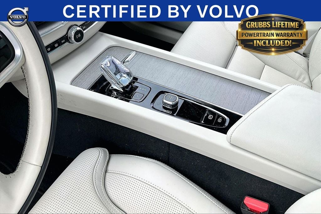 2023 Volvo XC60 B6 Ultimate Bright Theme