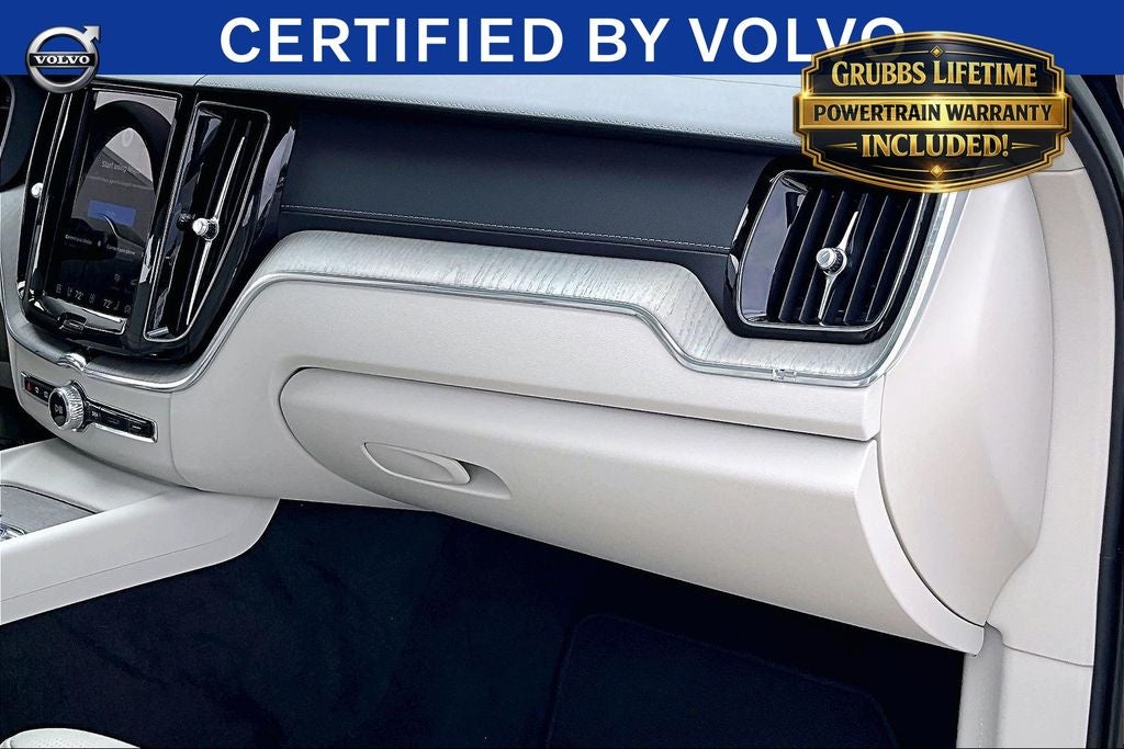2023 Volvo XC60 B6 Ultimate Bright Theme