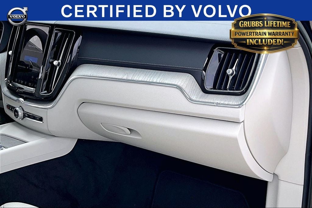 2023 Volvo XC60 B6 Ultimate Bright Theme