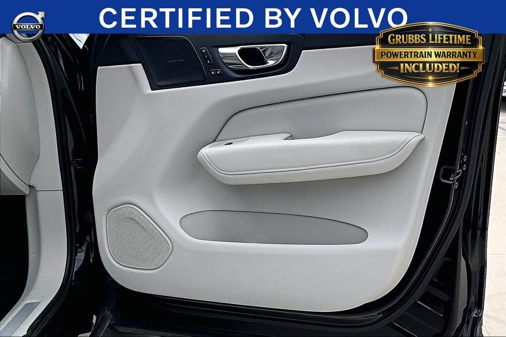 2023 Volvo XC60 B6 Ultimate Bright Theme
