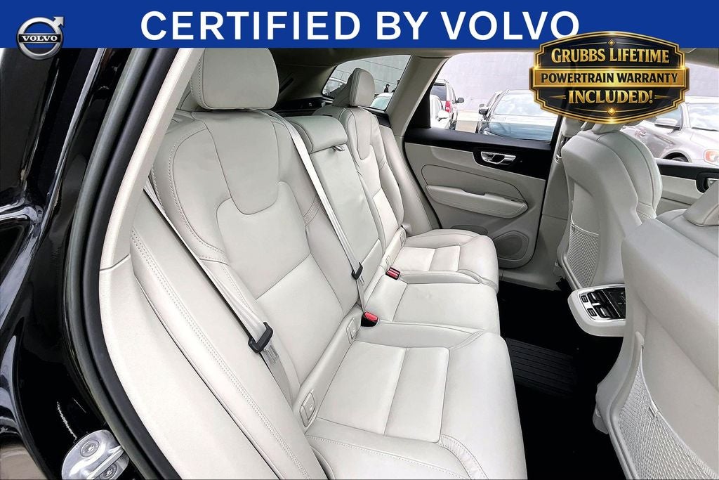 2023 Volvo XC60 B6 Ultimate Bright Theme