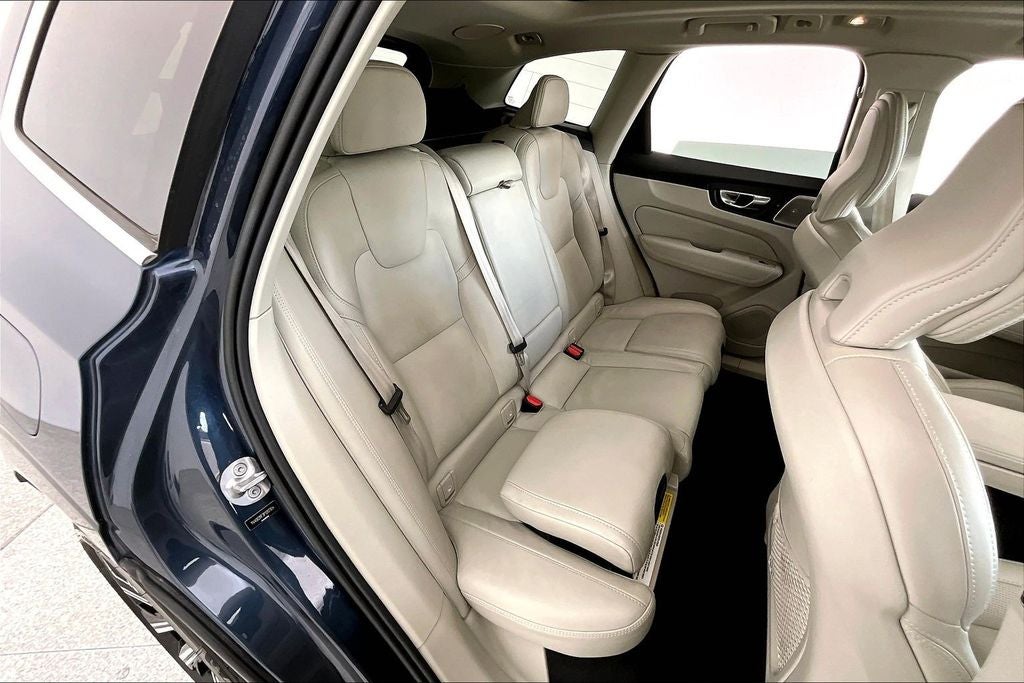 2023 Volvo XC60 B6 Ultimate Bright Theme