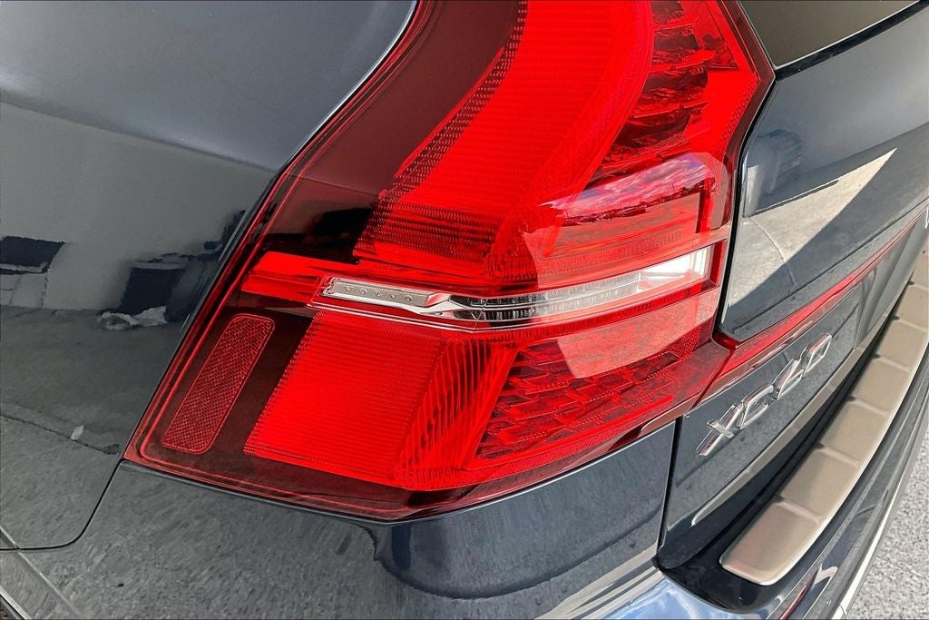2023 Volvo XC60 B6 Ultimate Bright Theme