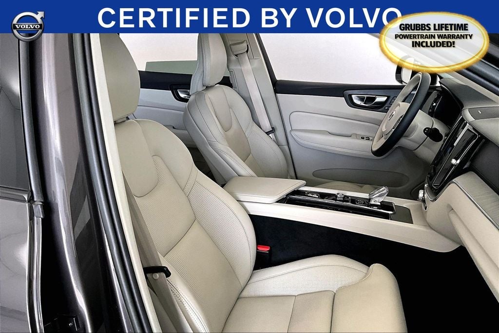 2023 Volvo XC60 B6 Ultimate Dark Theme