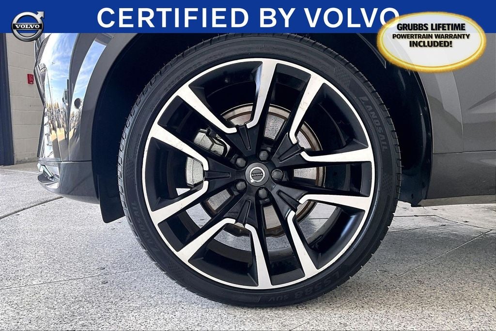 2023 Volvo XC60 B6 Ultimate Dark Theme