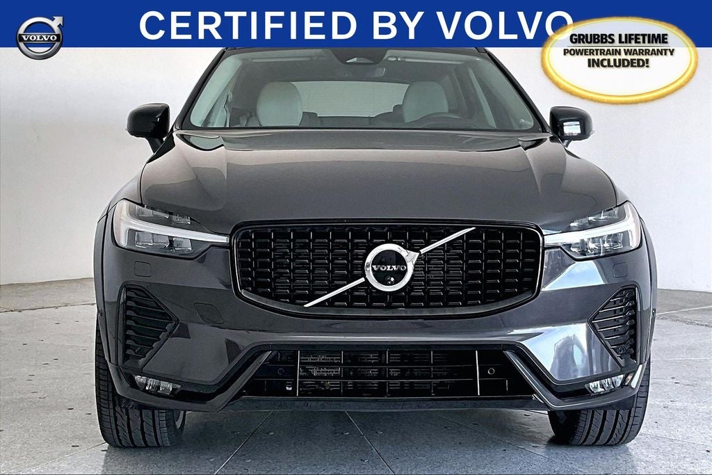 2023 Volvo XC60 B6 Ultimate Dark Theme