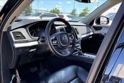 2021 Volvo XC90 T5 Momentum