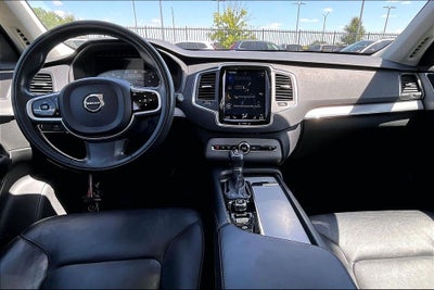 2021 Volvo XC90 T5 Momentum