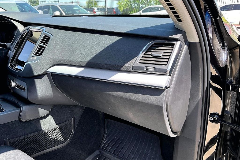 2021 Volvo XC90 T5 Momentum