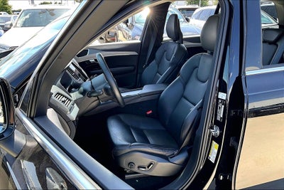 2021 Volvo XC90 T5 Momentum