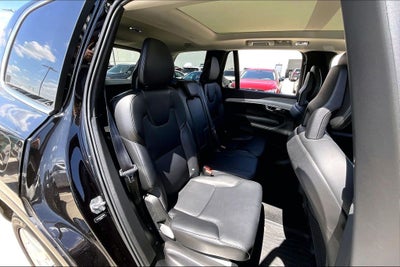 2021 Volvo XC90 T5 Momentum