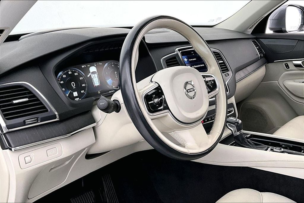 2020 Volvo XC90 T5 Momentum