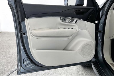 2020 Volvo XC90 T5 Momentum