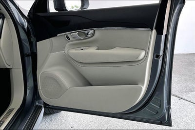 2020 Volvo XC90 T5 Momentum
