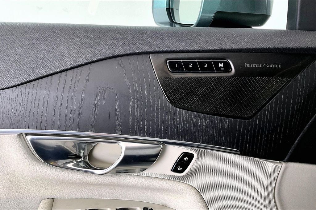 2020 Volvo XC90 T5 Momentum