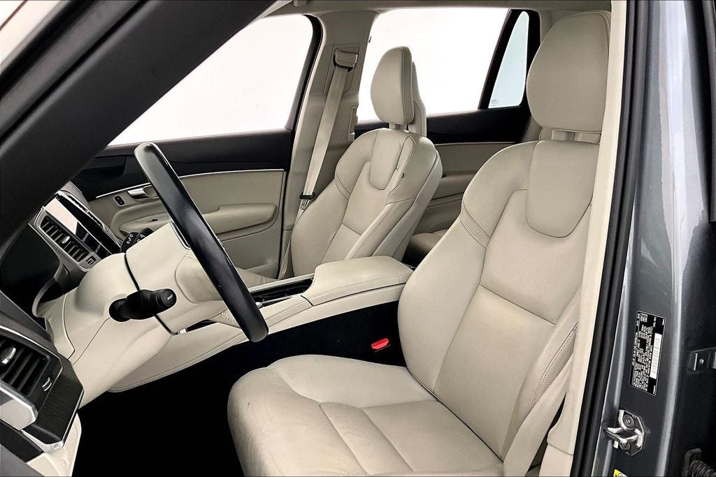 2020 Volvo XC90 T5 Momentum