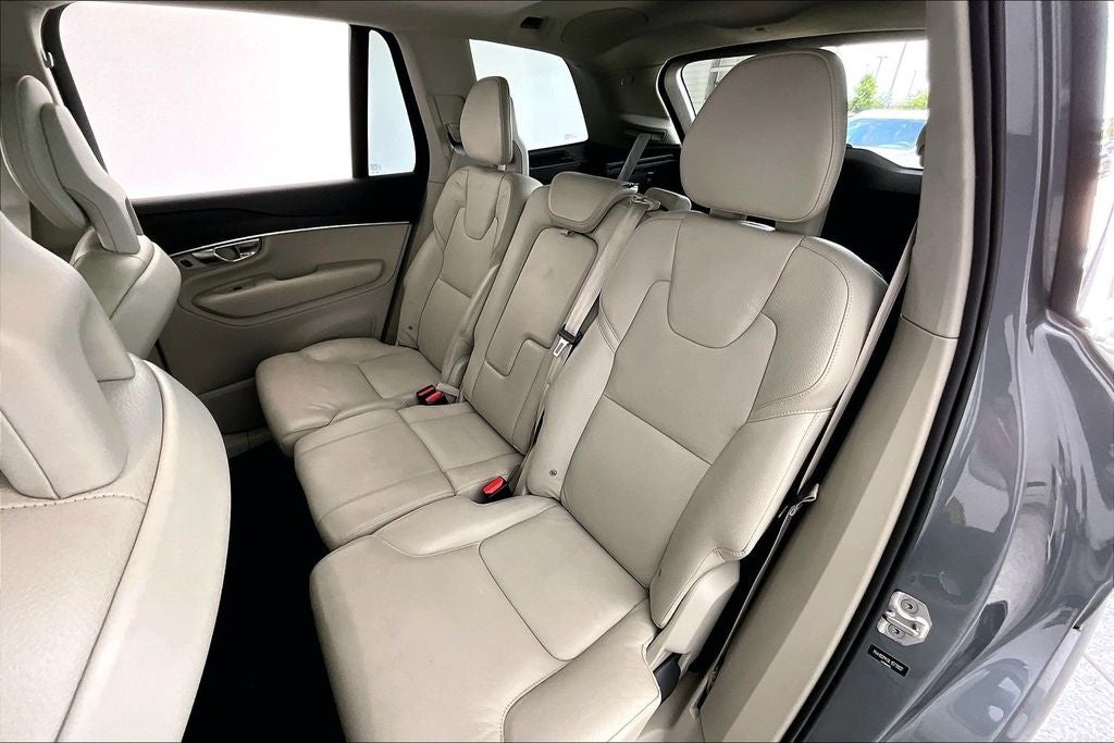 2020 Volvo XC90 T5 Momentum