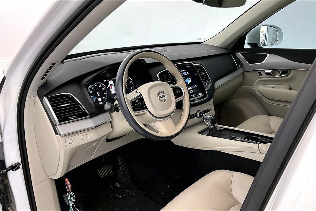 2021 Volvo XC90 T5 Momentum