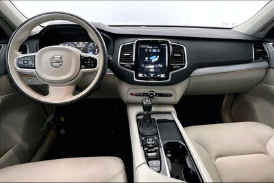 2021 Volvo XC90 T5 Momentum