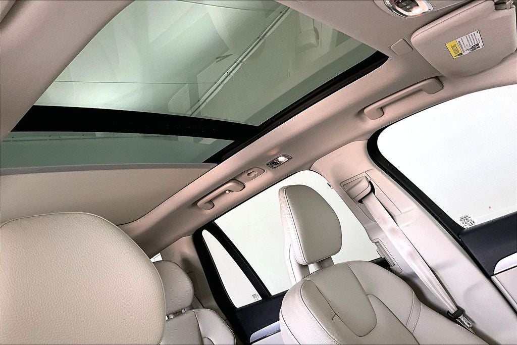 2021 Volvo XC90 T5 Momentum