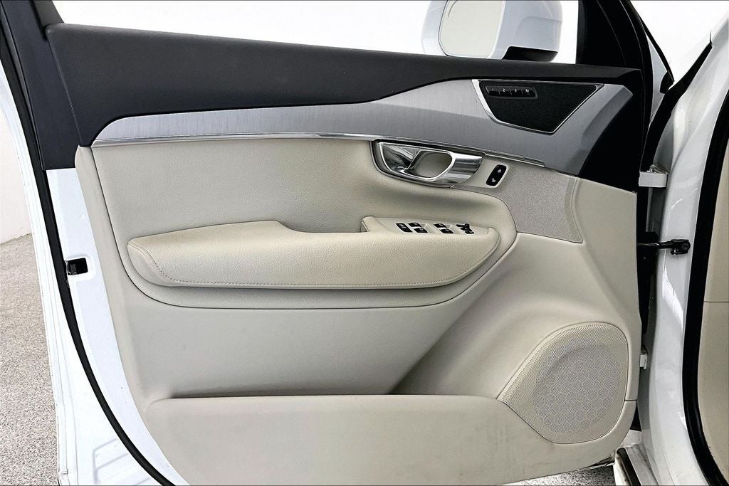 2021 Volvo XC90 T5 Momentum