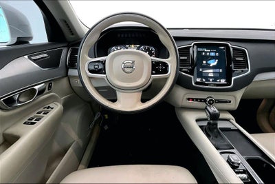 2021 Volvo XC90 T5 Momentum