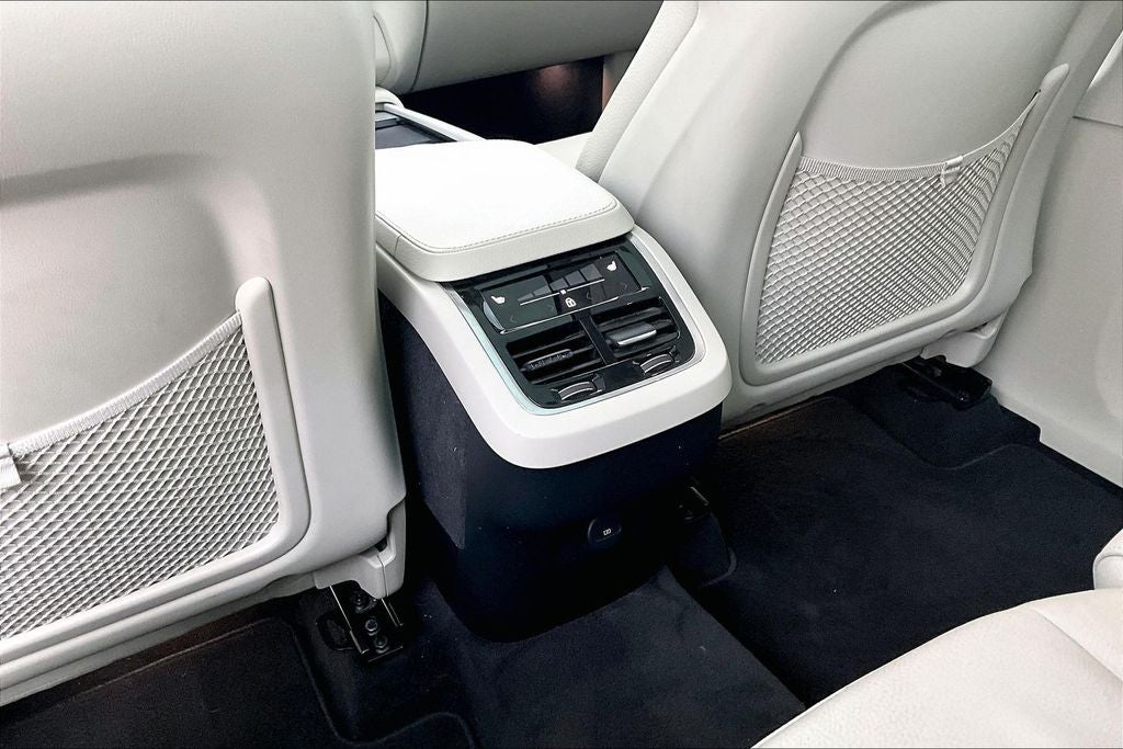 2021 Volvo XC90 T5 Momentum