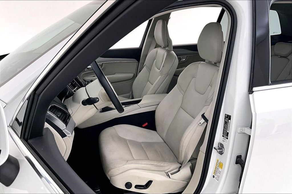 2021 Volvo XC90 T5 Momentum
