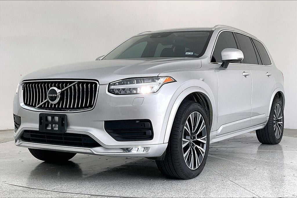 2022 Volvo XC90 T5 Momentum