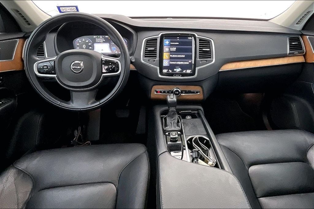 2022 Volvo XC90 T5 Momentum