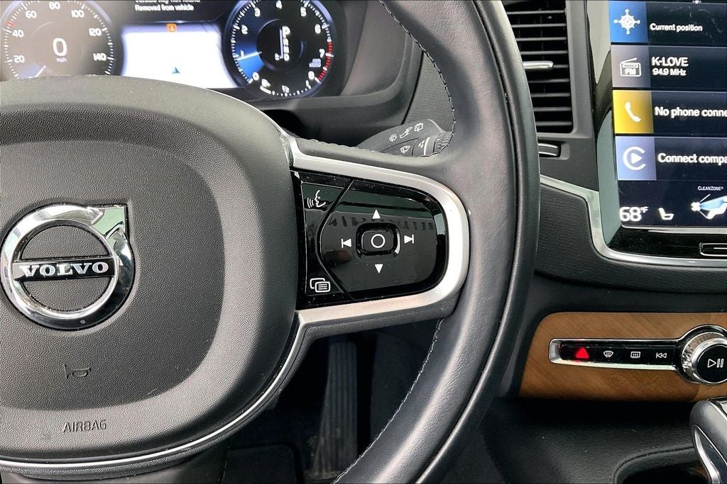 2022 Volvo XC90 T5 Momentum
