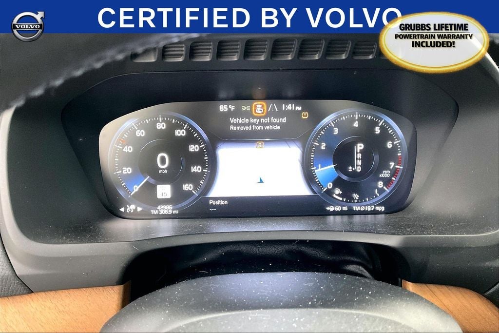 2022 Volvo XC90 T5 Momentum