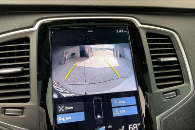 2022 Volvo XC90 T5 Momentum