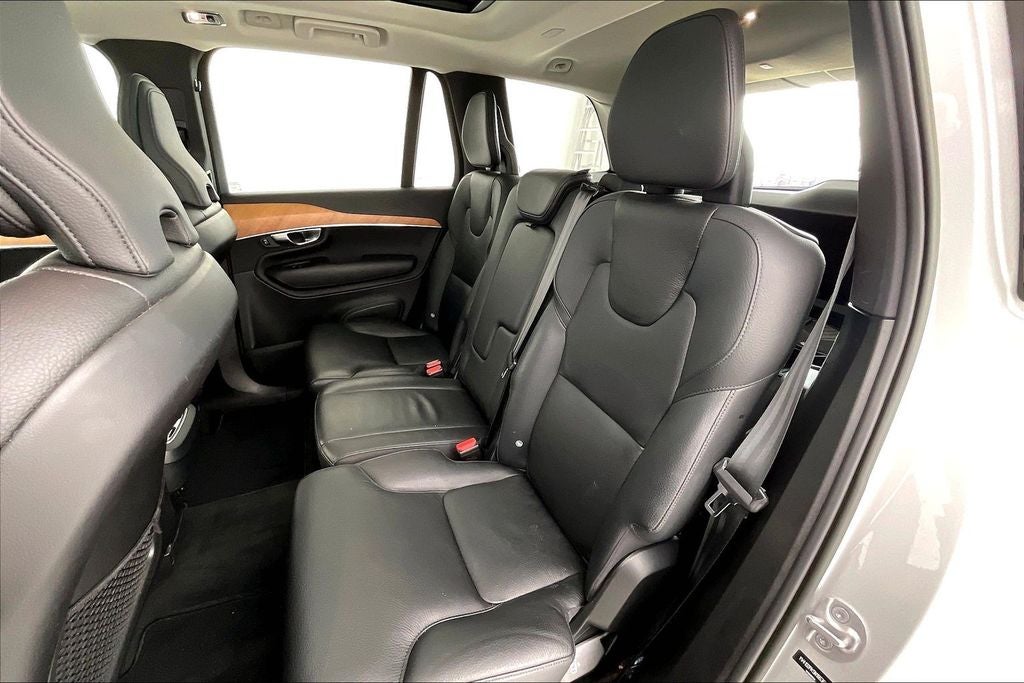 2022 Volvo XC90 T5 Momentum