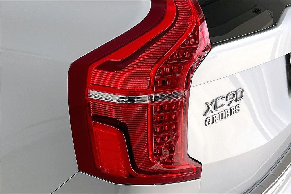 2022 Volvo XC90 T5 Momentum