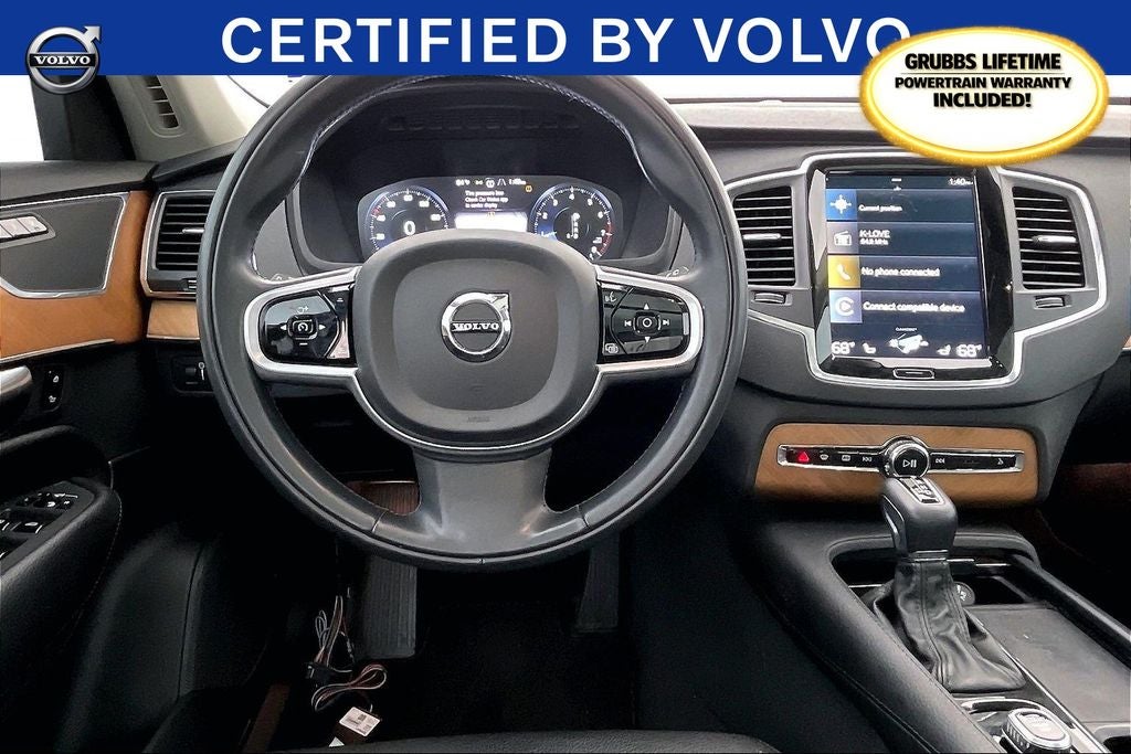 2022 Volvo XC90 T5 Momentum