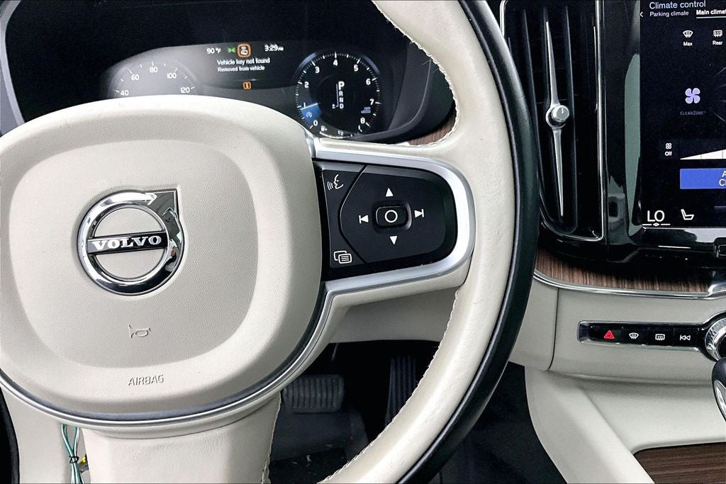2021 Volvo XC60 T5 Momentum